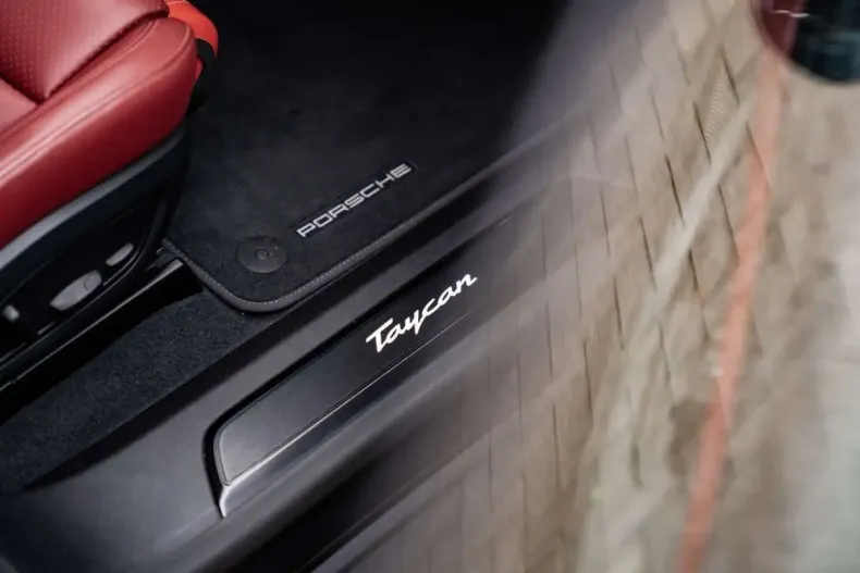 Porsche Taycan din 2023 cu 68.178 km - oferta POR197755 - foto 12