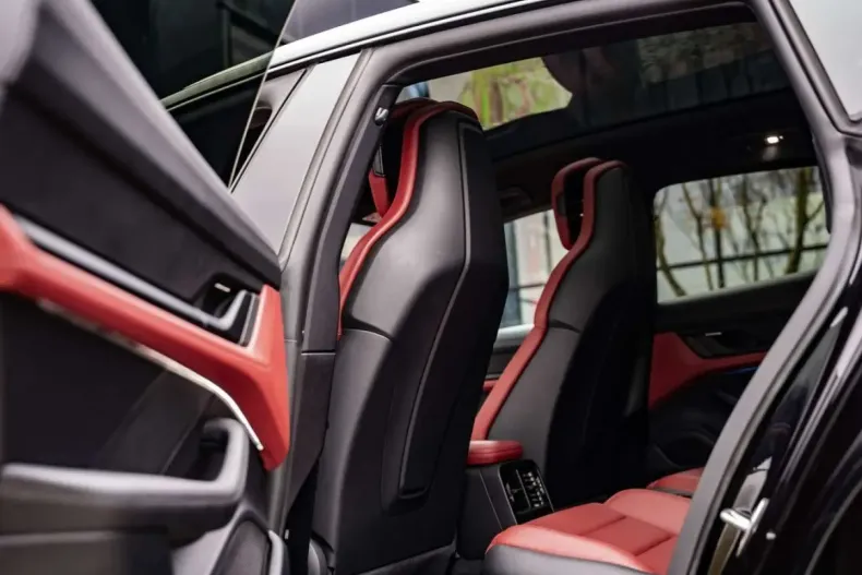 Porsche Taycan din 2023 cu 68.178 km - oferta POR197755 - foto 17