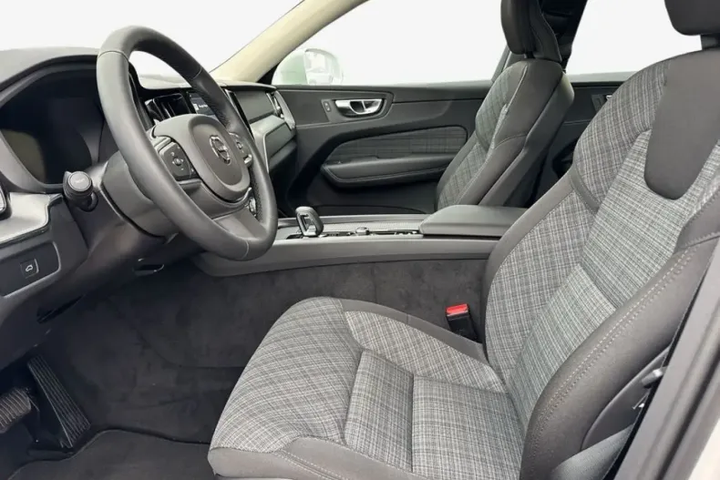 Volvo XC60 din 2024 cu 12.785 km - oferta VOL197764 - foto 6