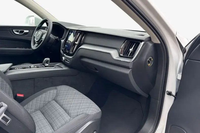 Volvo XC60 din 2024 cu 12.785 km - oferta VOL197764 - foto 9