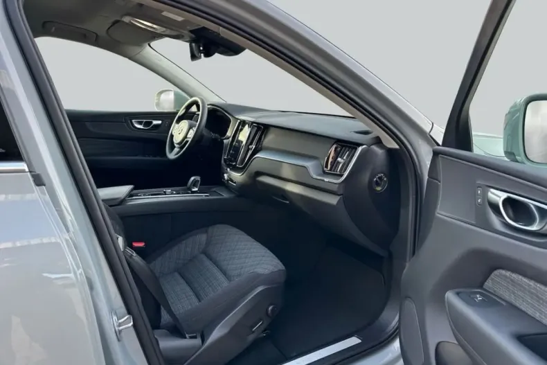 Volvo XC60 din 2024 cu 11.946 km - oferta VOL197765 - foto 9