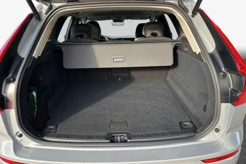 Volvo XC60 din 2024 cu 11.946 km - oferta VOL197765 - foto 13