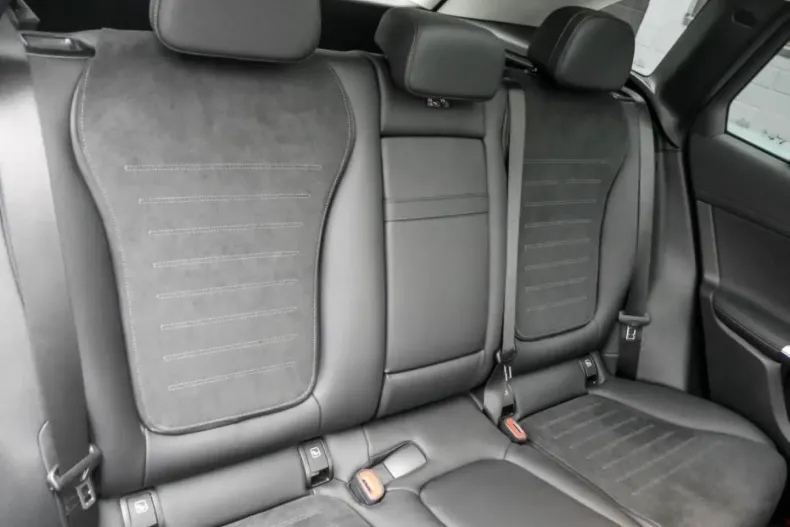 Mercedes-Benz GLC 300 (Clasa GLC) din 2024 cu 8.645 km - oferta MER197770 - foto 5