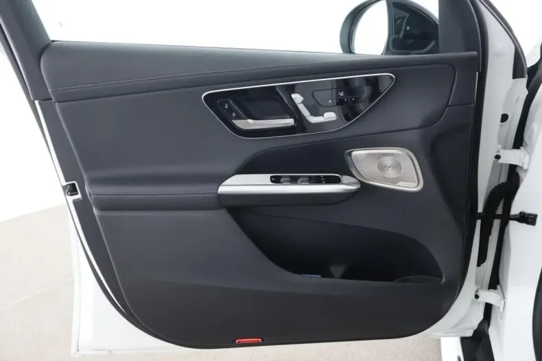Mercedes-Benz GLC 400 (Clasa GLC) din 2023 cu 22.800 km - oferta MER197777 - foto 11