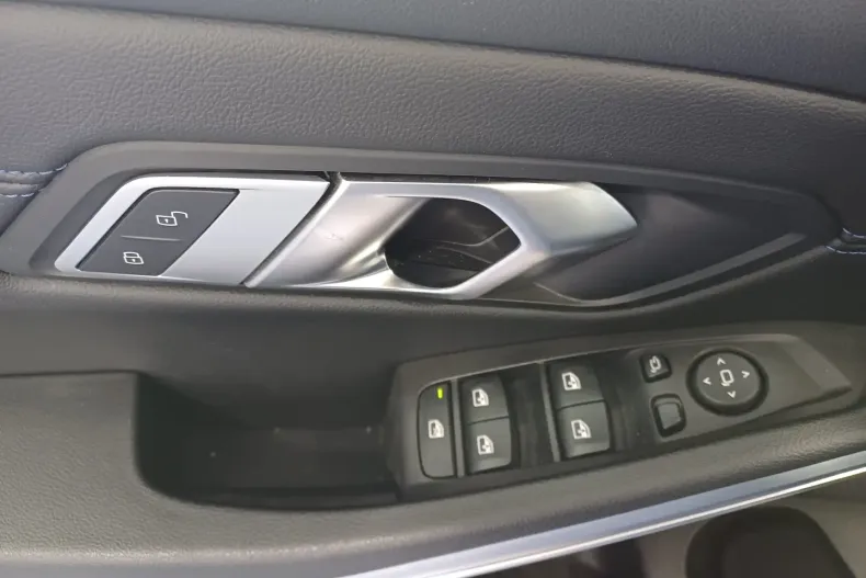 BMW 320 (Seria 3) din 2023 cu 82.313 km - oferta BMW197781 - foto 9