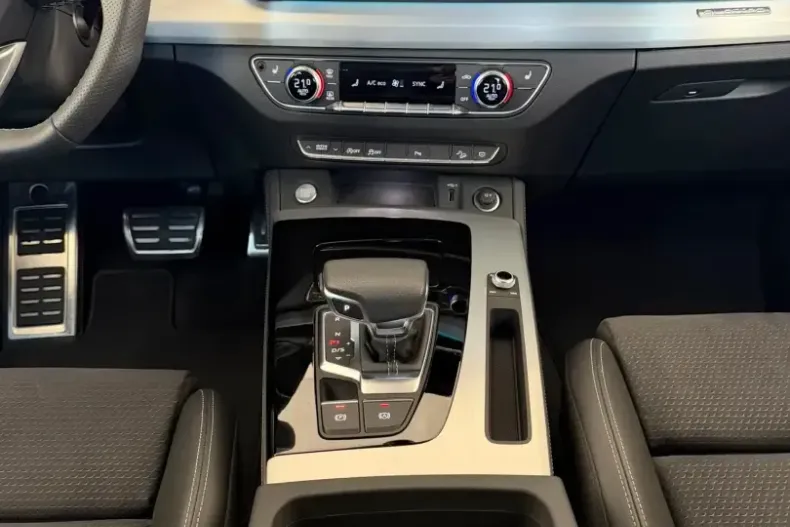 Audi Q5 din 2024 cu 16.500 km - oferta AUD197800 - foto 24