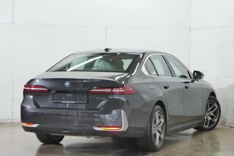 BMW 530 (Seria 5) din 2024 cu 23.415 km - oferta BMW197801 - foto 5