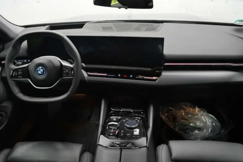 BMW 530 (Seria 5) din 2024 cu 23.415 km - oferta BMW197801 - foto 6