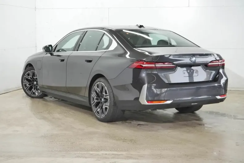 BMW 530 (Seria 5) din 2024 cu 4.582 km - oferta BMW197811 - foto 3