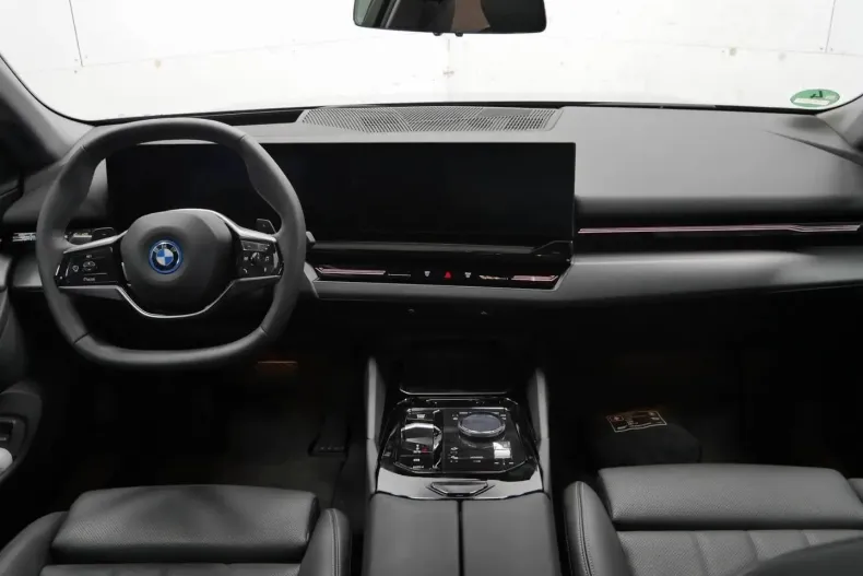 BMW 530 (Seria 5) din 2024 cu 4.582 km - oferta BMW197811 - foto 6