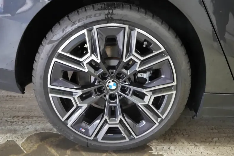 BMW 530 (Seria 5) din 2024 cu 4.582 km - oferta BMW197811 - foto 8