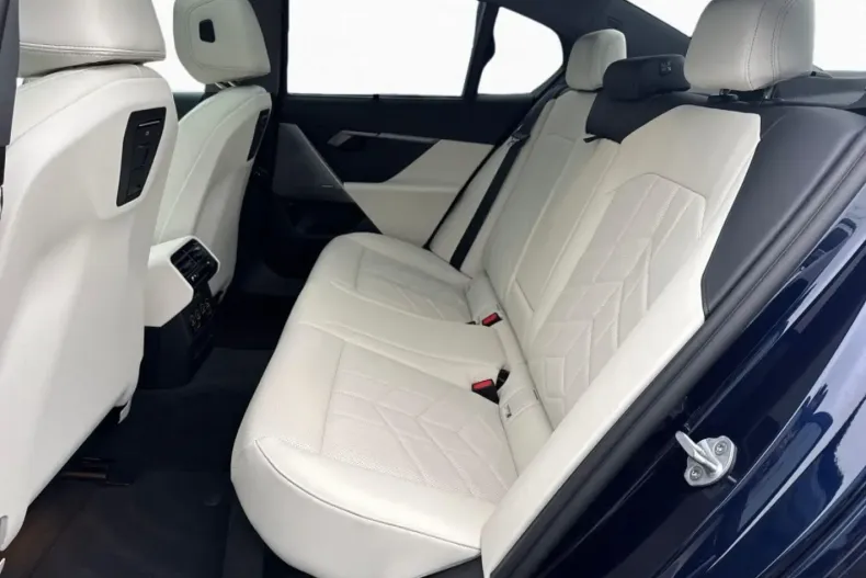 BMW 530 (Seria 5) din 2024 cu 32.601 km - oferta BMW197812 - foto 7