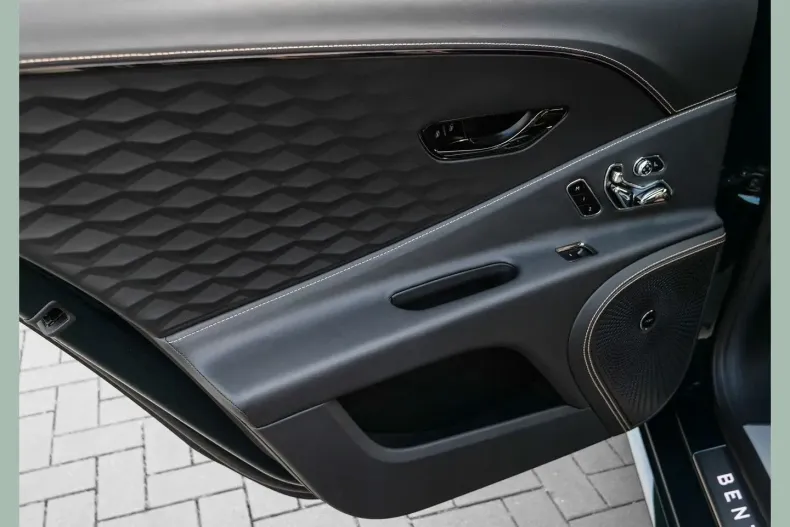 Bentley Flying Spur din 2025 cu 5.400 km - oferta BEN197813 - foto 26