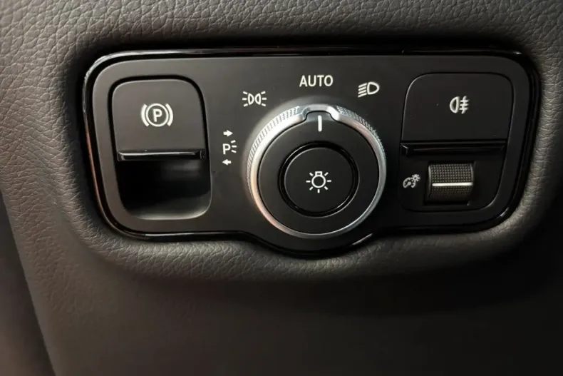 Mercedes-Benz V 220 (Clasa V) din 2025 cu 24.900 km - oferta MER197836 - foto 17