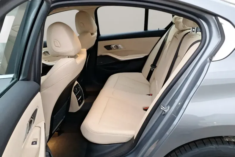 BMW 320i (Seria 3) din 2022 cu 22.376 km - oferta BMW197862 - foto 6