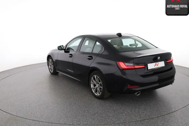 BMW 320i (Seria 3) din 2021 cu 48.439 km - oferta BMW197863 - foto 3