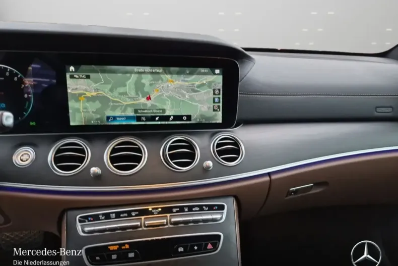 Mercedes-Benz E 300 (Clasa E) din 2022 cu 41.368 km - oferta MER197865 - foto 16