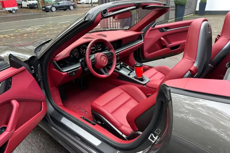 Porsche 911 din 2023 cu 828 km - oferta POR197867 - foto 9