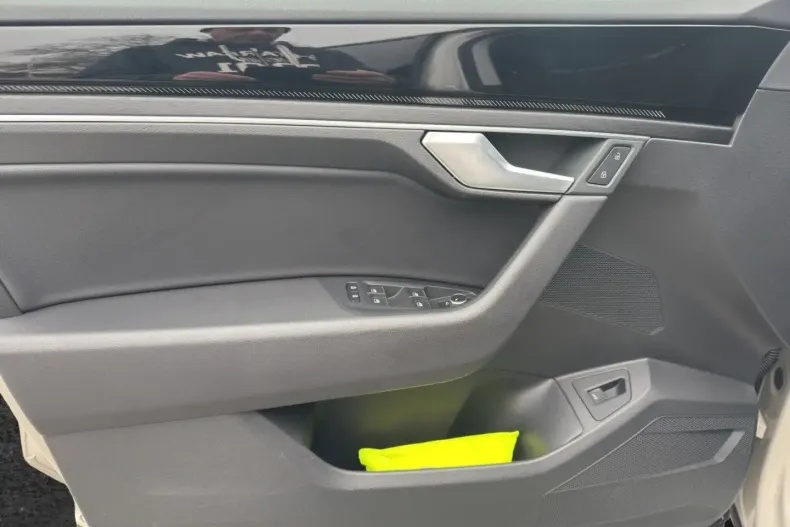 Volkswagen Touareg din 2025 cu 24.745 km - oferta VOL197871 - foto 5