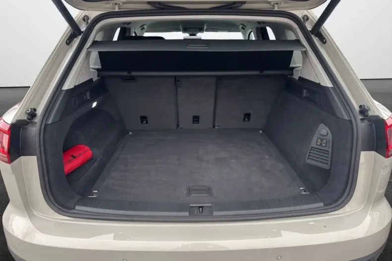 Volkswagen Touareg din 2025 cu 24.745 km - oferta VOL197871 - foto 16