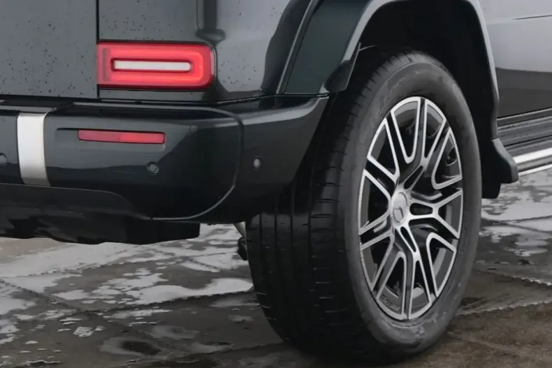 Mercedes-Benz G 450 (Clasa G) din 2025 cu 17.147 km - oferta MER197874 - foto 10