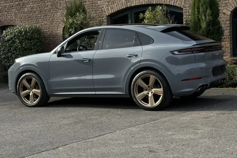 Porsche Cayenne din 2025 cu 14.980 km - oferta POR197912 - foto 9
