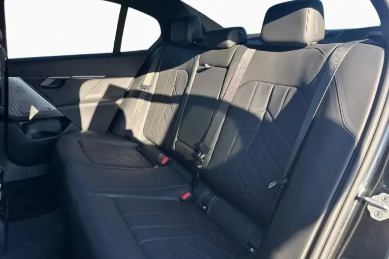 BMW 520d (Seria 5) din 2025 cu 24.184 km - oferta BMW197916 - foto 11