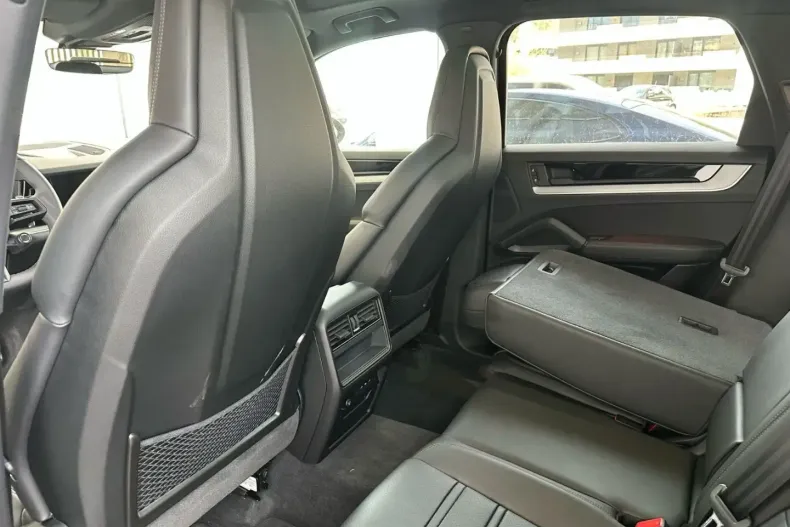 Porsche Cayenne din 2025 cu 6.000 km - oferta POR197924 - foto 19