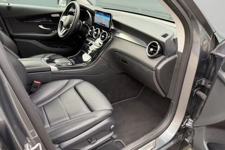 Mercedes-Benz GLC 200 (Clasa GLC) din 2022 cu 86.923 km - oferta MER197951 - foto 13