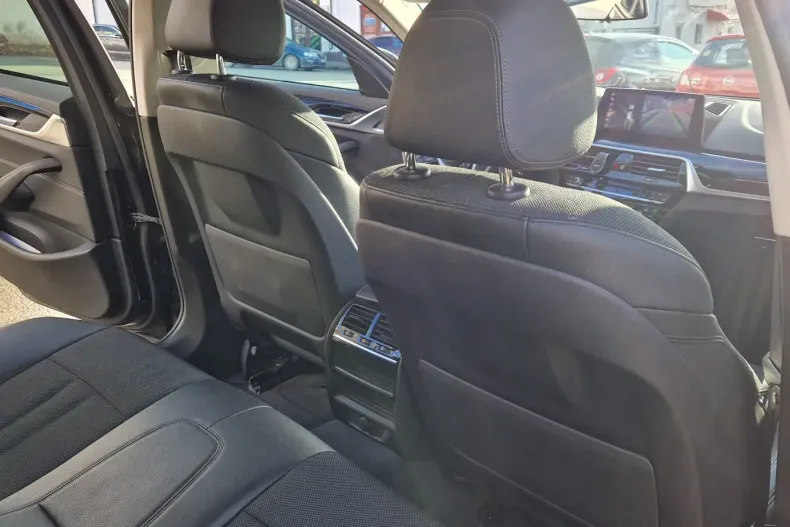 BMW 520d (Seria 5) din 2019 cu 240.000 km - oferta BMW197963 - foto 6