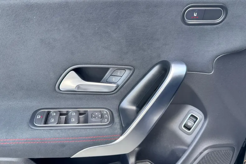 Mercedes-Benz CLA (Clasa CLA) din 2022 cu 47.920 km - oferta MER197964 - foto 16