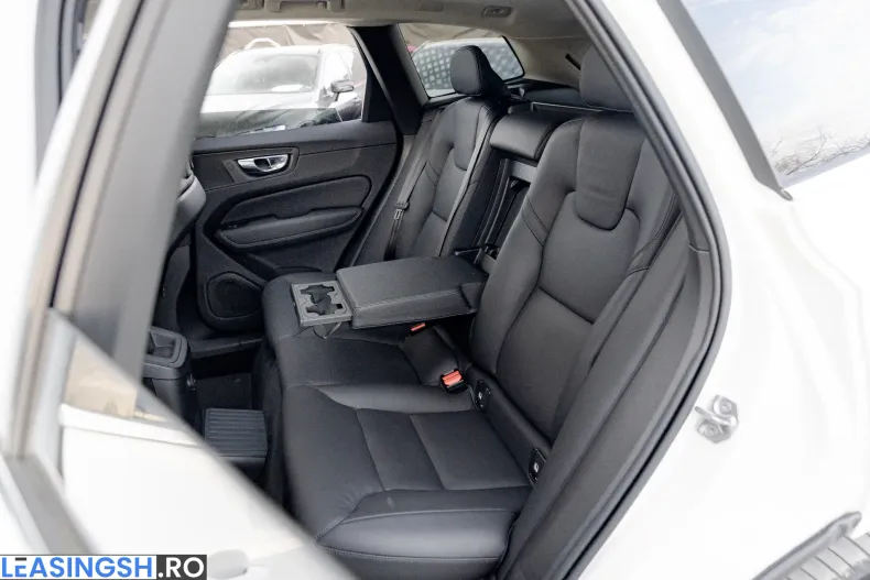 Volvo XC60 din 2022 cu 64.100 km - oferta VOL197980 - foto 12