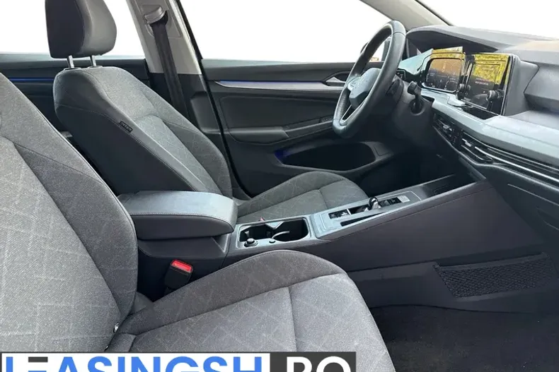 Volkswagen Golf din 2024 cu 51.621 km - oferta VOL198021 - foto 12