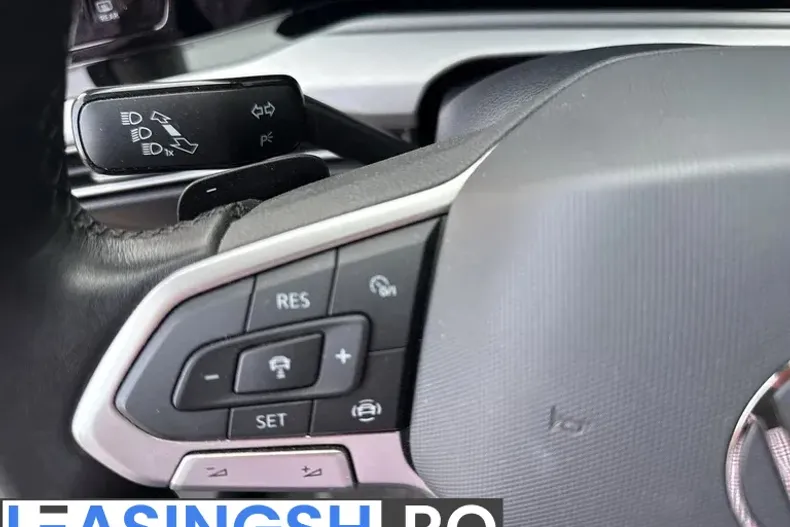 Volkswagen Golf din 2024 cu 51.621 km - oferta VOL198021 - foto 24