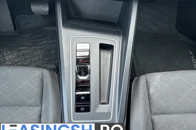 Volkswagen Golf din 2024 cu 51.621 km - oferta VOL198021 - foto 25