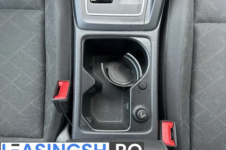 Volkswagen Golf din 2024 cu 51.621 km - oferta VOL198021 - foto 27