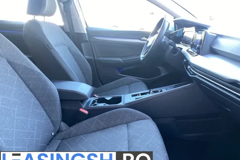 Volkswagen Golf din 2024 cu 50.953 km - oferta VOL198022 - foto 12