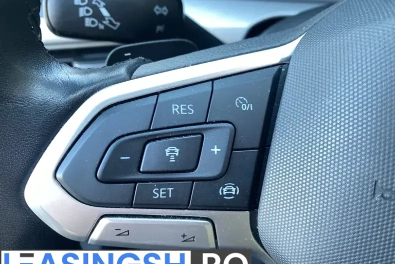 Volkswagen Golf din 2024 cu 50.953 km - oferta VOL198022 - foto 26