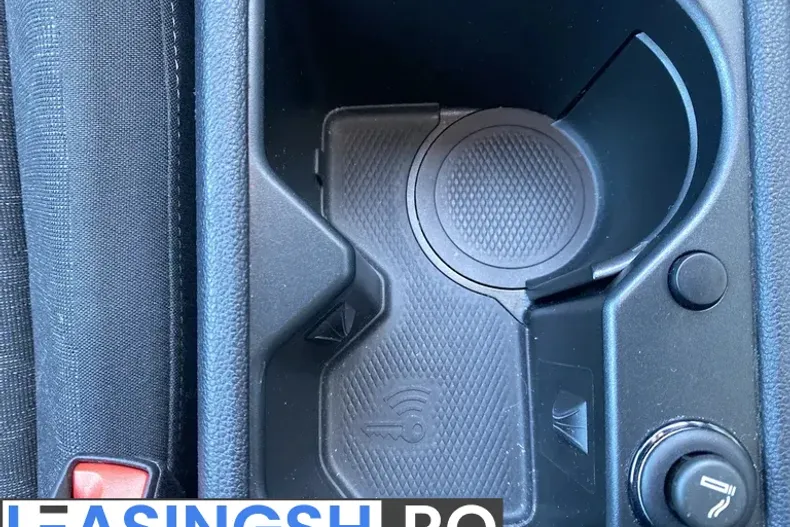 Volkswagen Golf din 2024 cu 50.953 km - oferta VOL198022 - foto 30