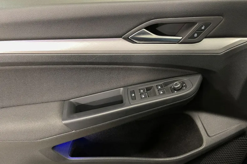 Volkswagen Golf din 2021 cu 147.595 km - oferta VOL198038 - foto 24