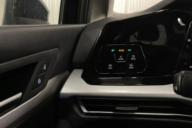 Volkswagen Golf din 2021 cu 147.595 km - oferta VOL198038 - foto 25