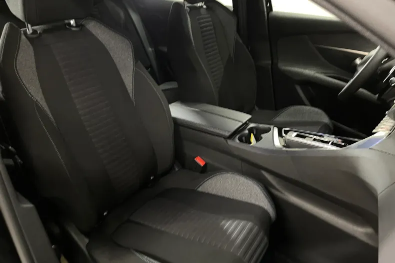 Peugeot 3008 din 2023 cu 96.378 km - oferta PEU198056 - foto 10