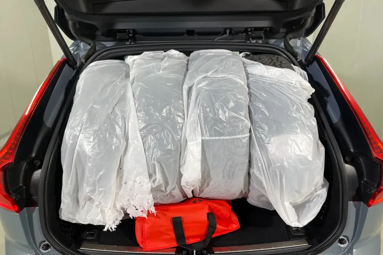 Volvo XC60 din 2022 cu 44.621 km - oferta VOL198060 - foto 12