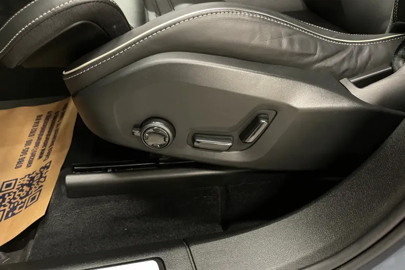 Volvo XC60 din 2022 cu 44.621 km - oferta VOL198060 - foto 20