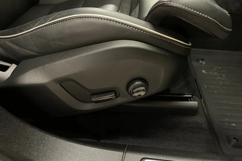 Volvo XC60 din 2022 cu 44.621 km - oferta VOL198060 - foto 21