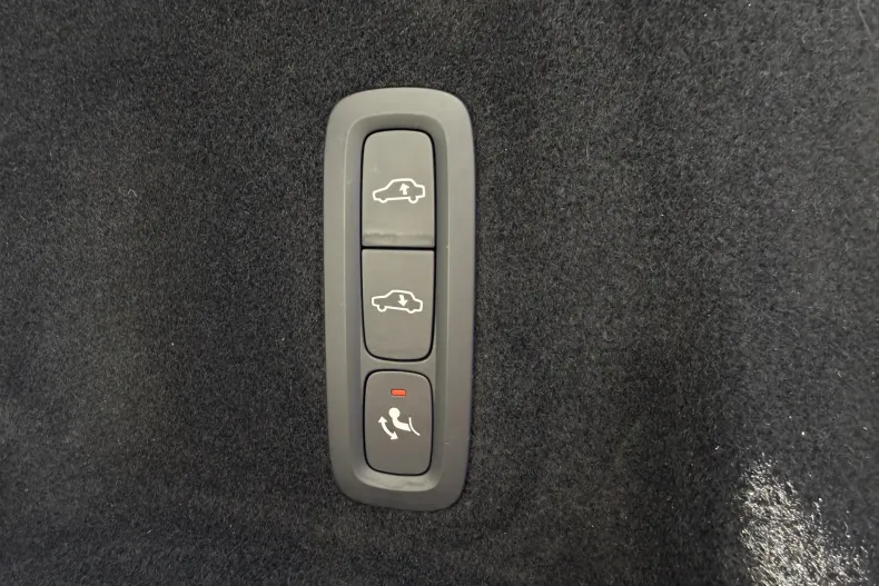 Volvo XC60 din 2022 cu 44.621 km - oferta VOL198060 - foto 23