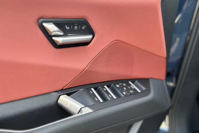 BMW iX3 (Seria X) din 2026 cu 15.000 km - oferta BMW198099 - foto 19