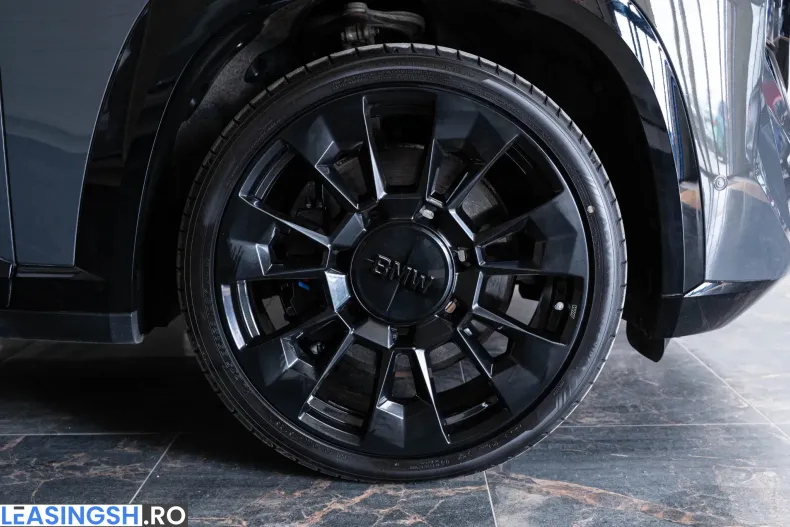 BMW XM (Seria X) din 2025 cu 8.728 km - oferta BMW198100 - foto 9