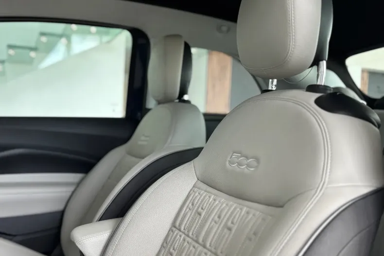 Fiat 500 din 2022 cu 22.396 km - oferta FIA198110 - foto 17