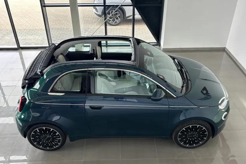 Fiat 500 din 2022 cu 22.396 km - oferta FIA198110 - foto 21